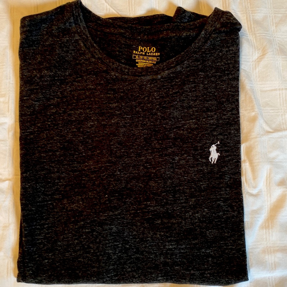 Ralph Lauren Men.Worn in good condition. Collar on 2 small discoloration